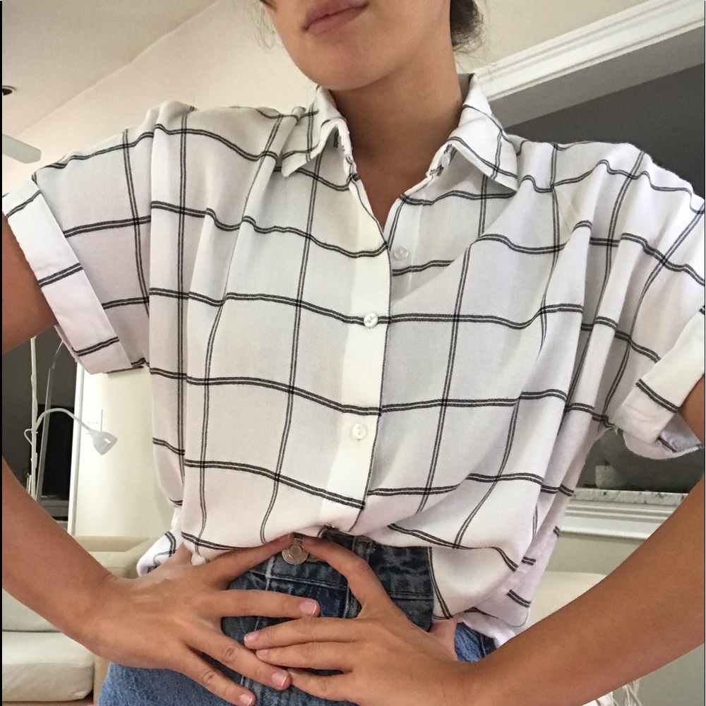 White short-sleeve button down with stripe detail